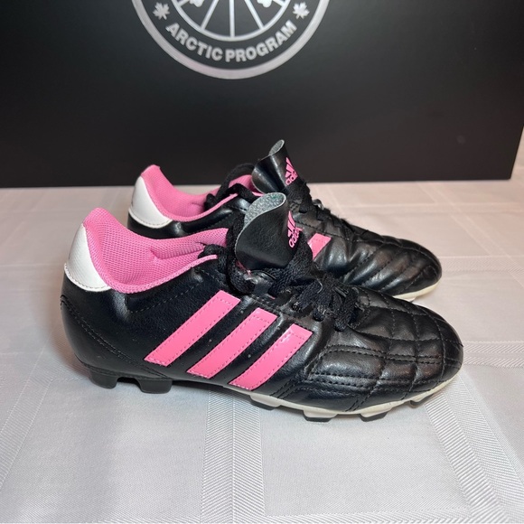 Youth Adidas Black & Pink Soccer Cleats - Picture 3 of 6